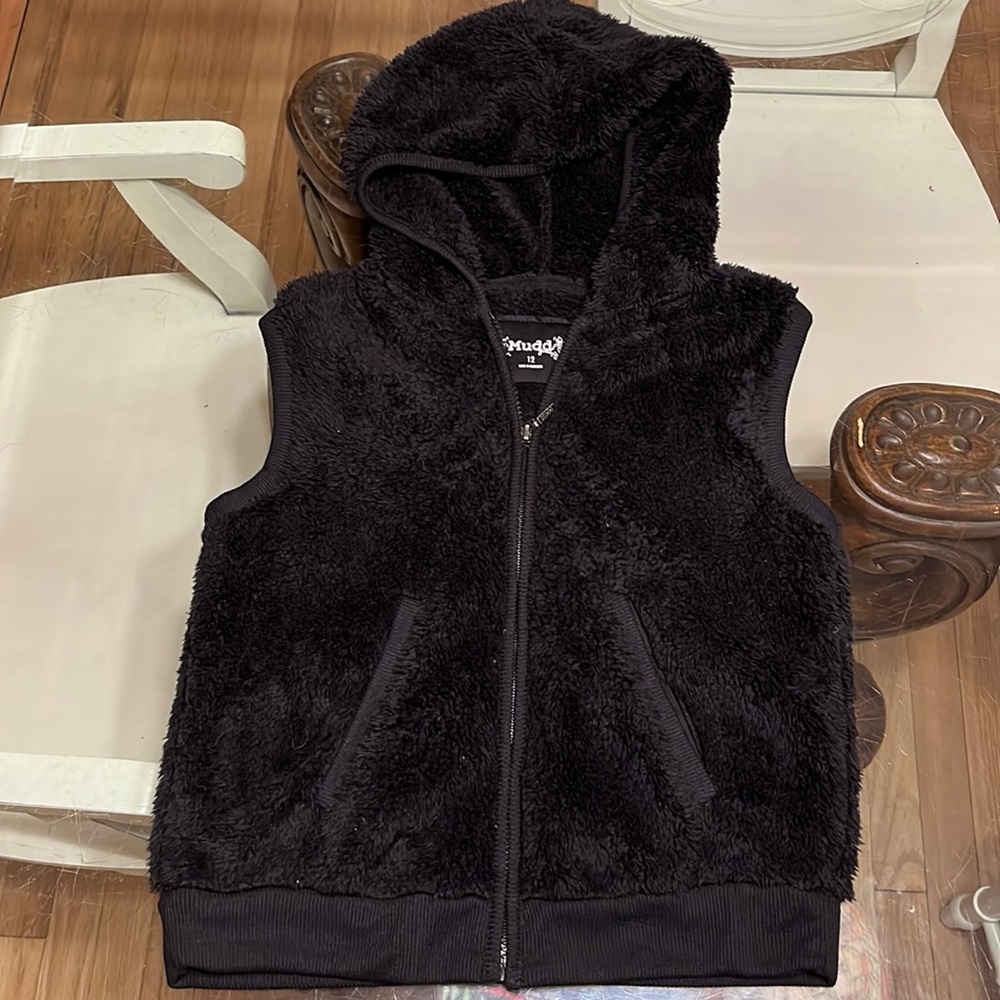 Girls Mudd Black Faux Fur Hooded Vest. Size 12. Never worn